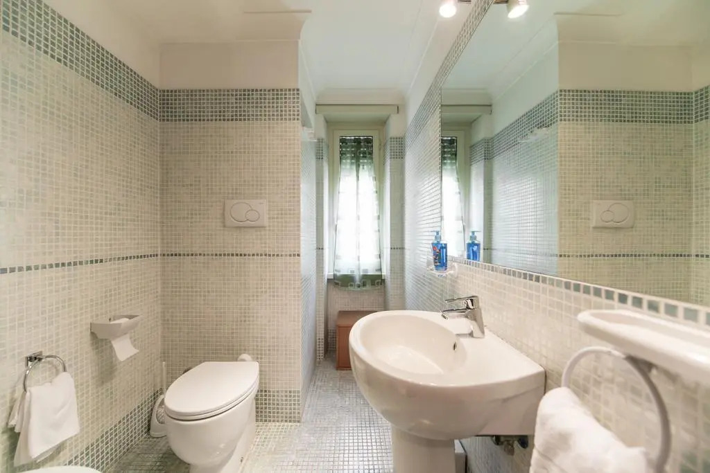 B&B Rifugio di Roma upon Metro B pvt bathroom pvt balcon