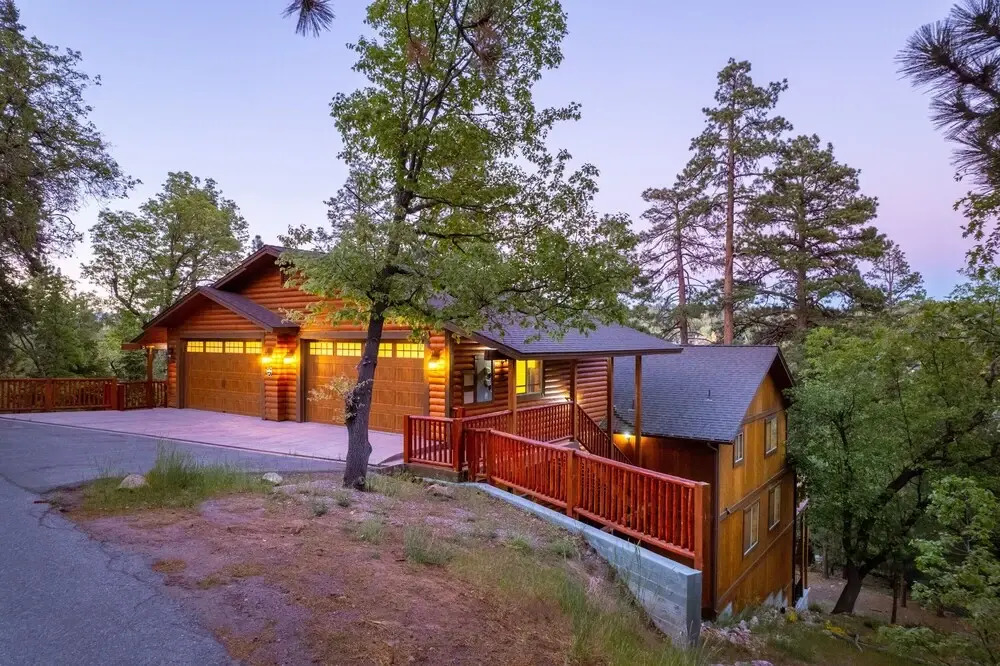48 - Whispering Aspen Lodge 3 Bedroom Home by Redawning