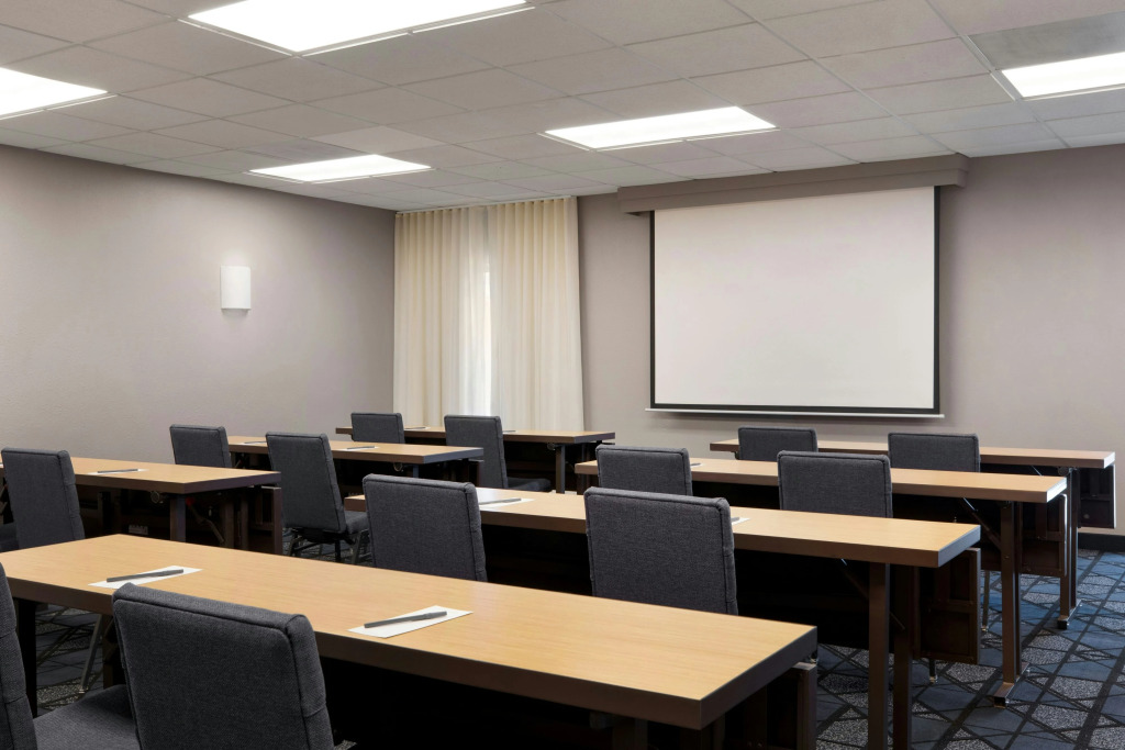 Courtyard by Marriott Pittsburgh Airport