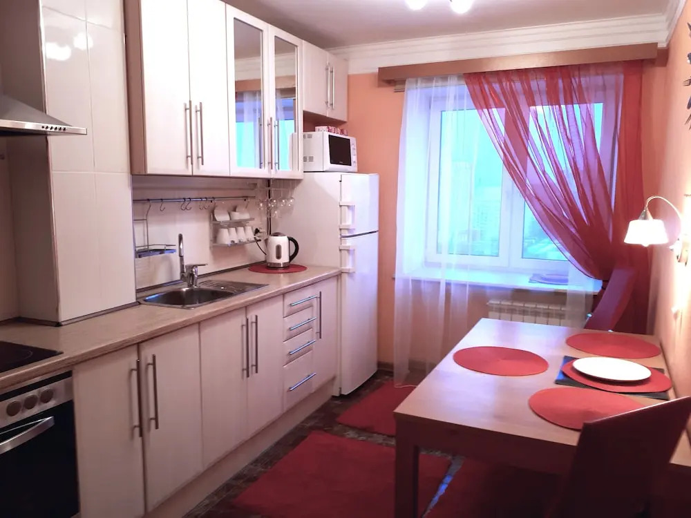 Sutkiarenda on Morskaya Naberezhnaya 19