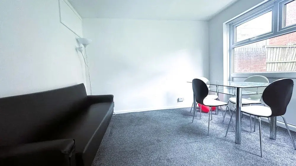 Homestays - Modern House Near Coventry City Centre