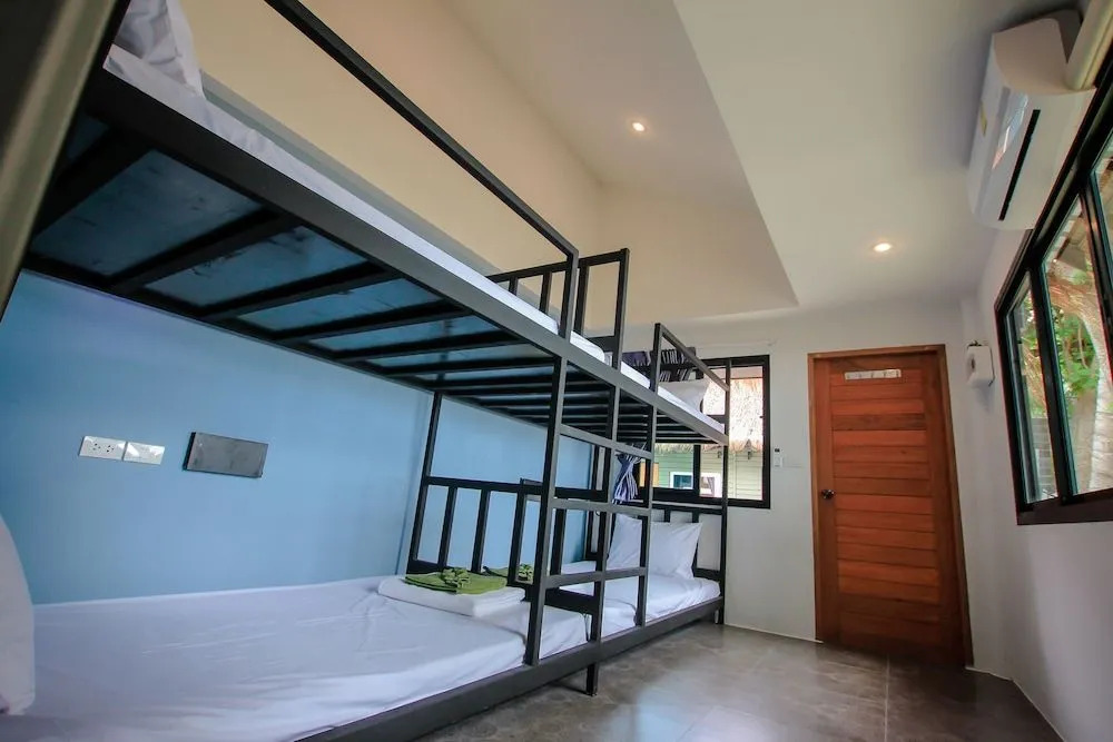 Bandon Beach Bar & Hostel - Adults Only