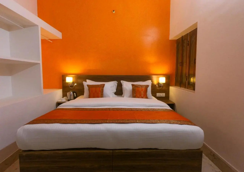 Live Free Hostel Varanasi