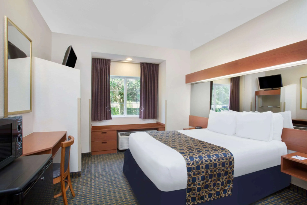 Microtel Inn & Suites Leesburg