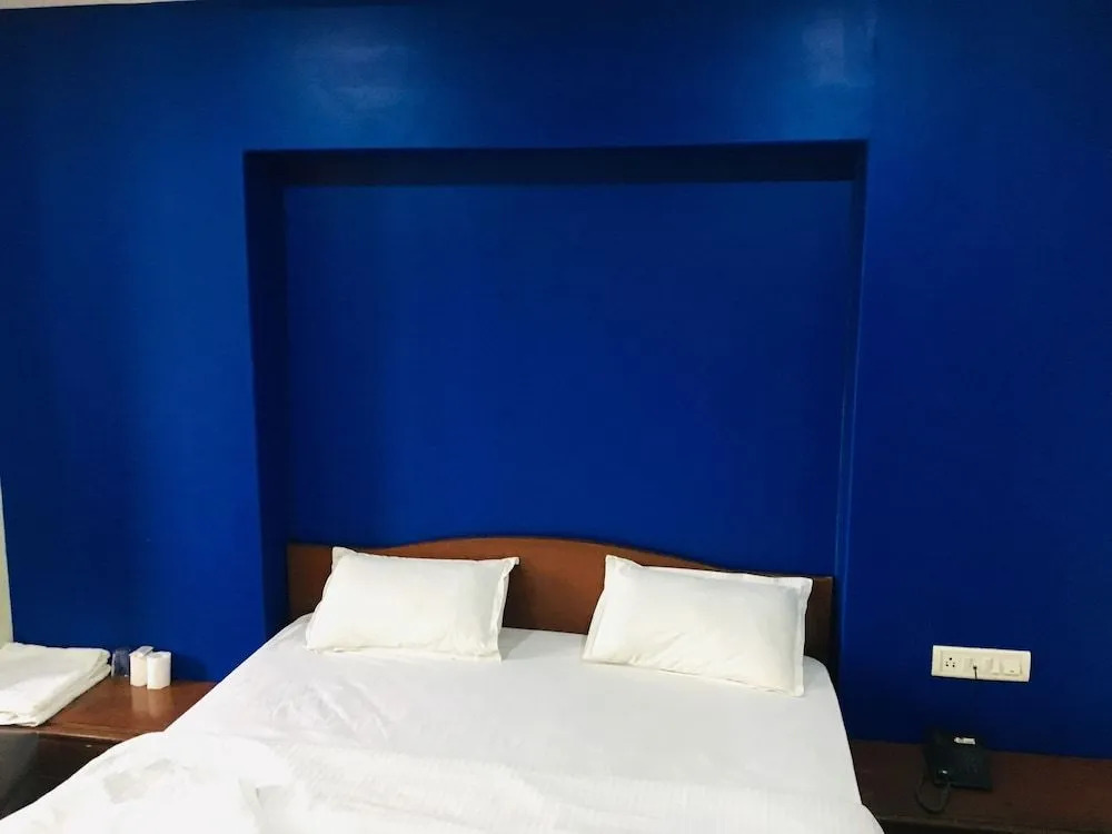 Hotel White Pearl - Colaba Mumbai