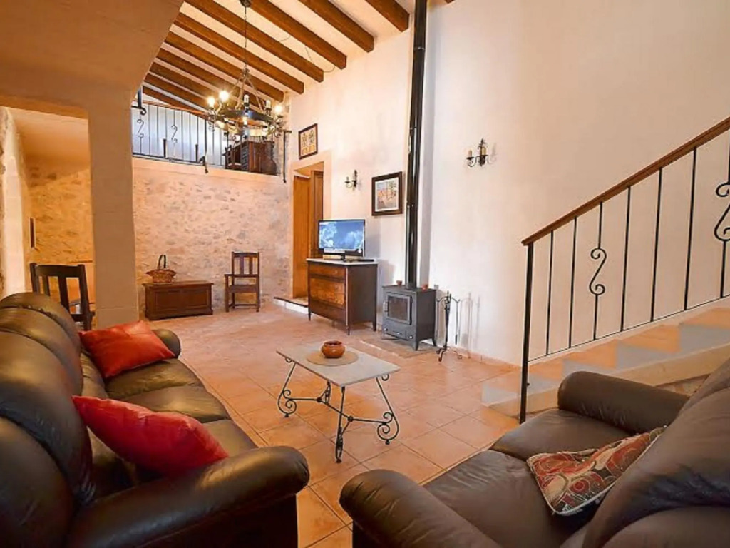 Lovely Holiday Home in Vilafranca de Bonany with Pool and large garden