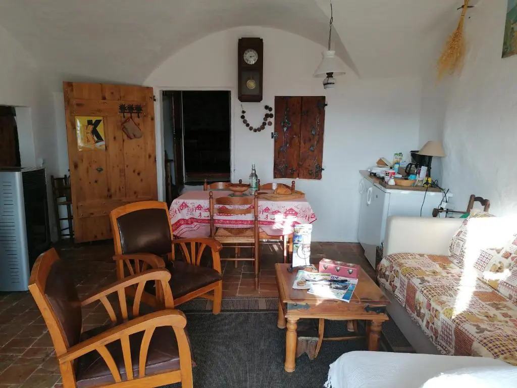 Chambre et pièce à vivre indépendantes