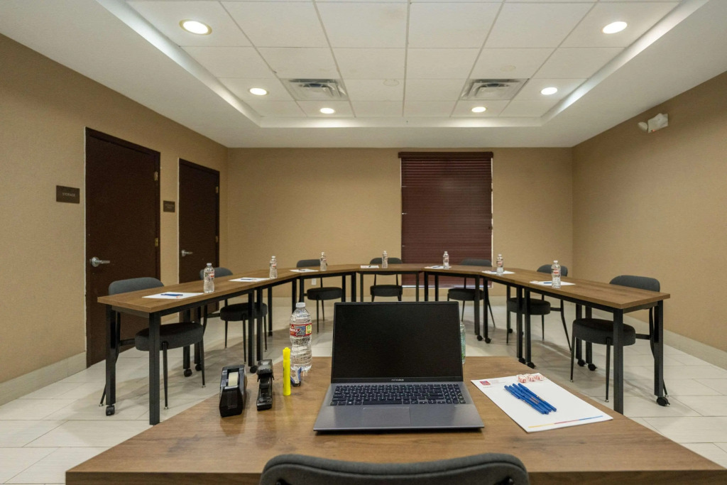 Comfort Suites Houston West at Clay Road