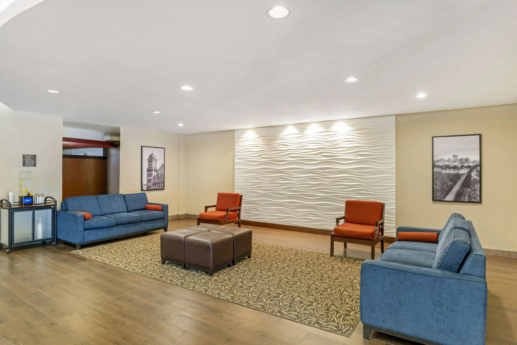 Comfort Suites At Virginia Center Commons