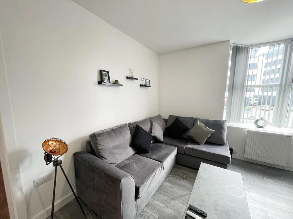 Flat 2 Hagley Road