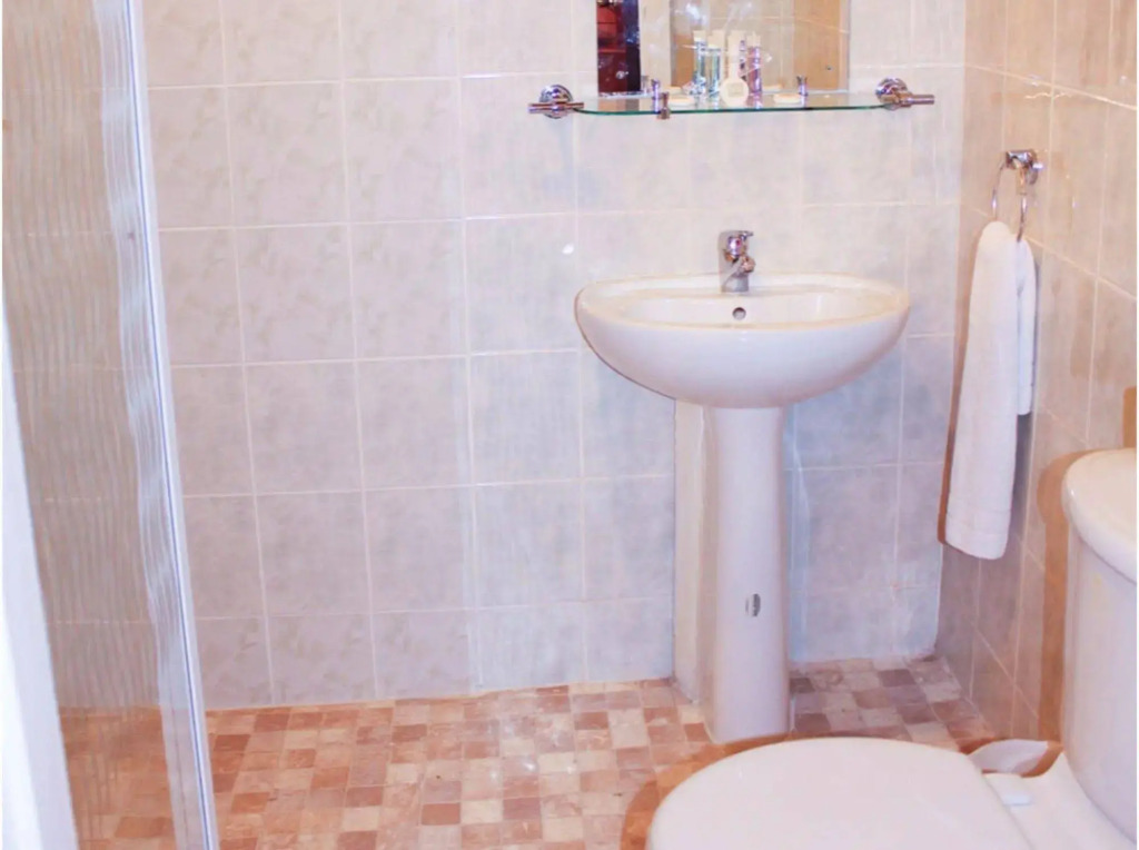 Lampton Guest House
