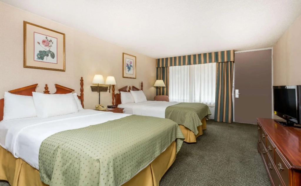 Ramada - Perry