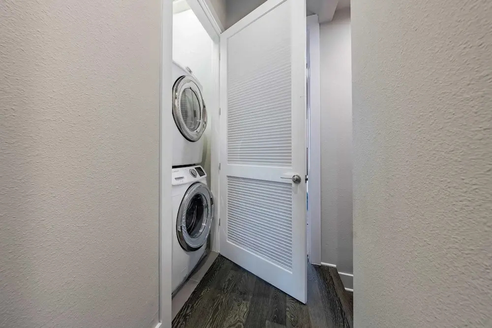 Modern Home, Private Balcony, Near Rainey & Lady Bird Lake Haus of Z