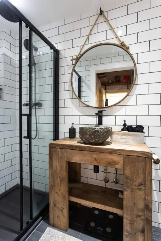 Modern and Jazzy 2 Bedroom House in Edinburgh
