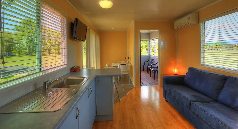 August Moon Caravan Park