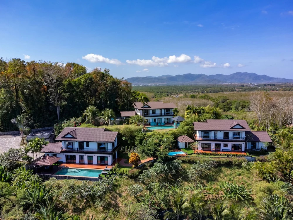 Picturesque 4br Cape Yamu  Pool Villa
