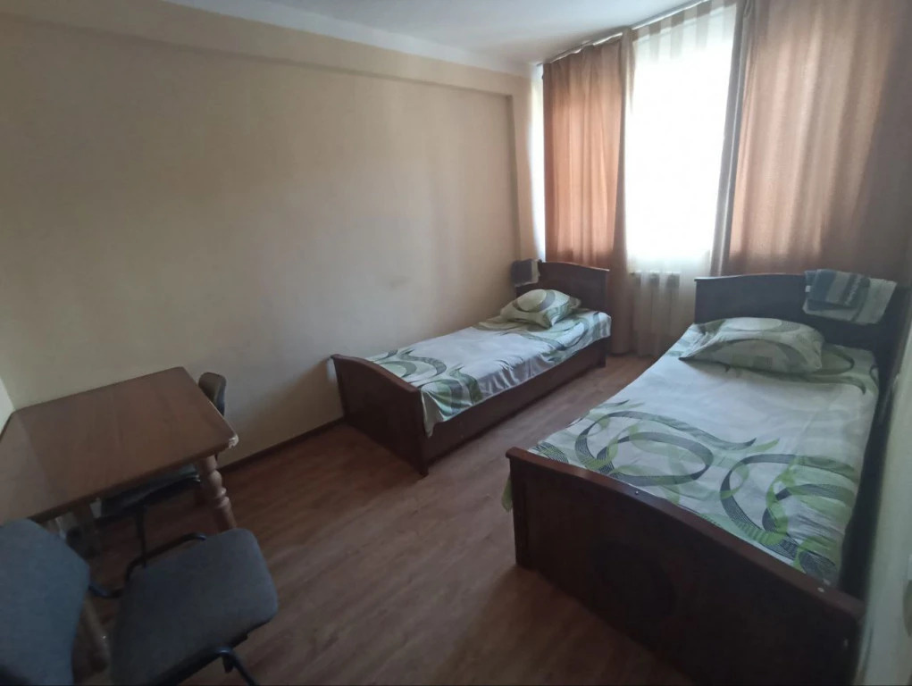 Hostel 27