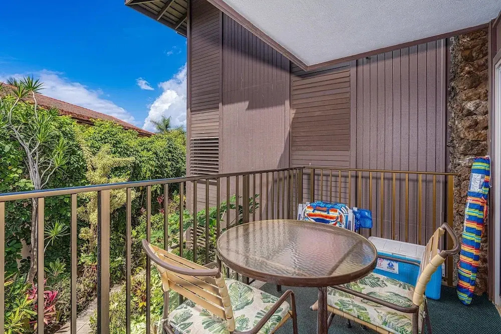 Hale Hui Kai 202 - Keawakapu Beach, Garden Views, Steps to the Beach, Split AC!
