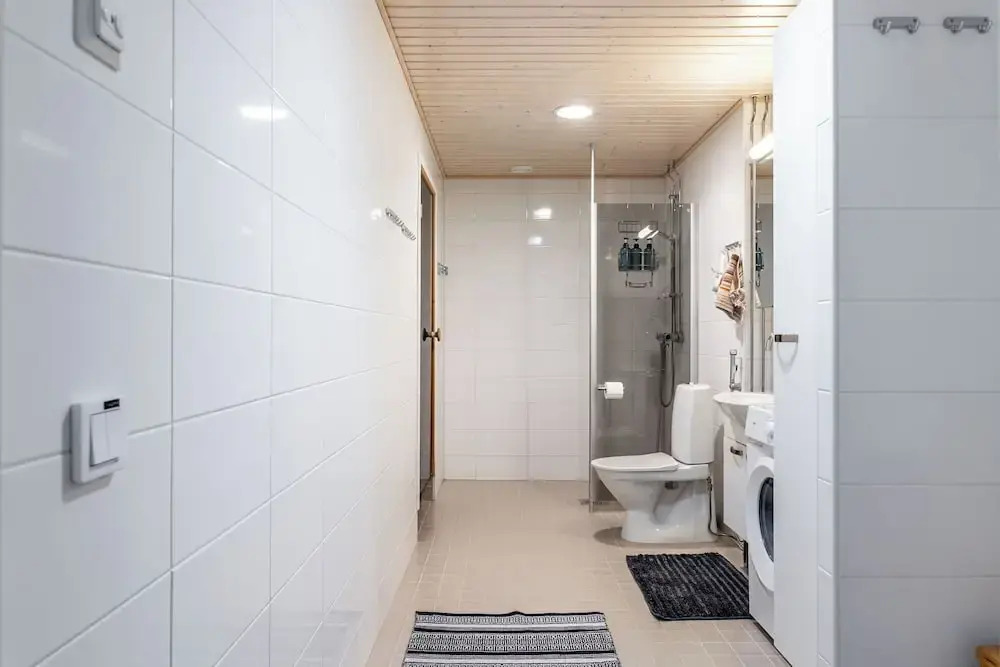 1BR Apt with Sauna - Balcony - Parking