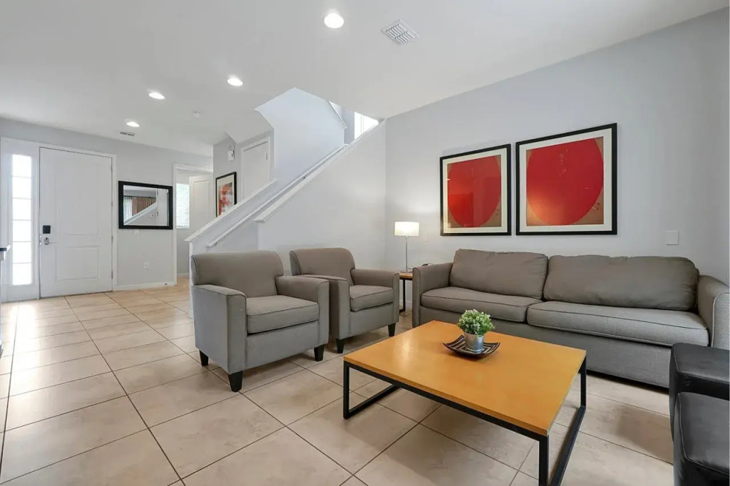 Regal Oaks Resort Vacation Townhomes by IDILIQ