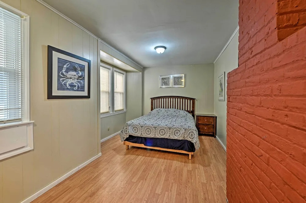 Inviting Seaside Heights Apt < 1 Mi to Beach!