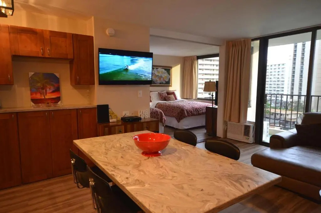 Waikiki Banyan 912 Your Luxurious Escape to Paradise
