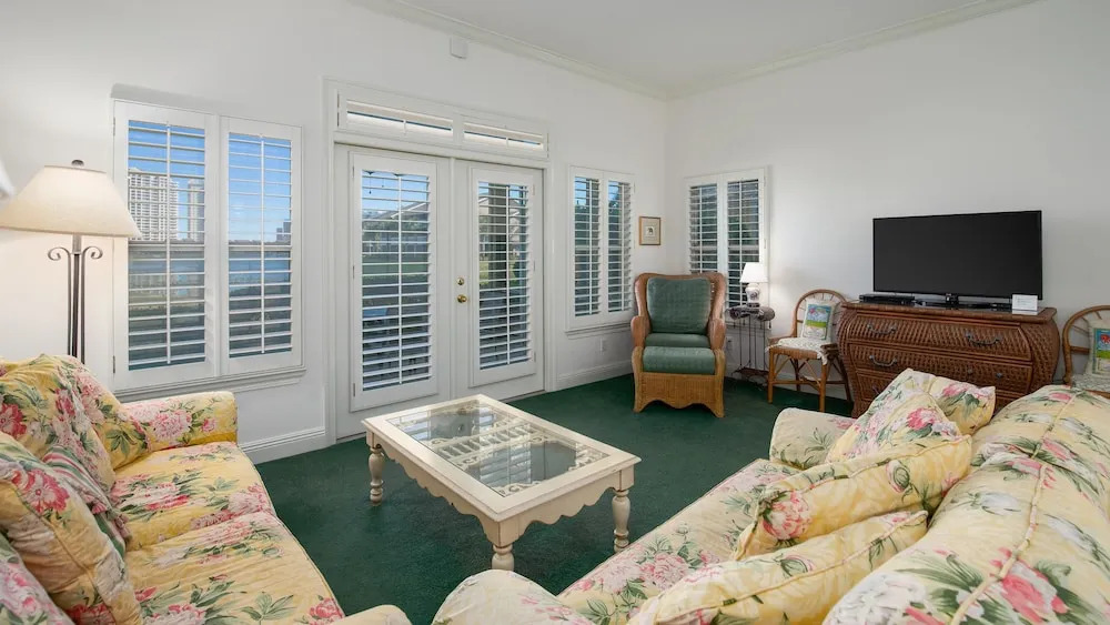 Seascape Lakefront Villas 405