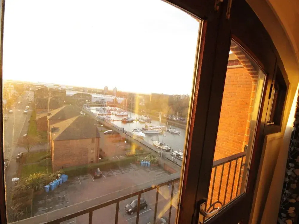 Marina Humber View Apartment