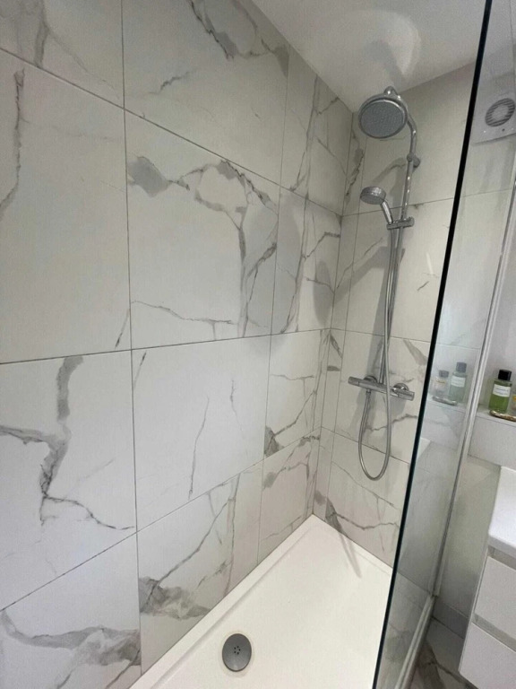 Contemporary 1BD Flat W/balcony - Stoke Newington!