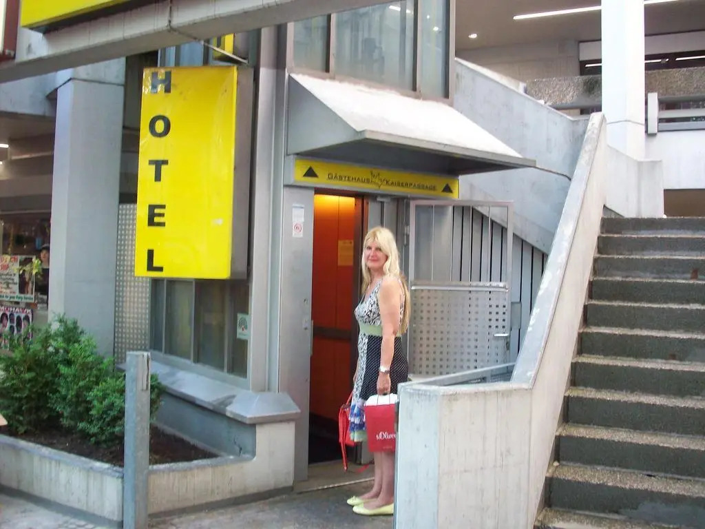 Gaestehaus Kaiserpassage - Hostel