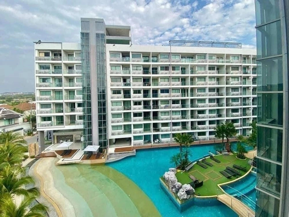 Great Condo Close to the Beach Gorgeous Resort