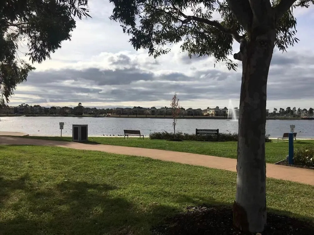 Big Family Fun@ 4 Bedrooms House in Point Cook