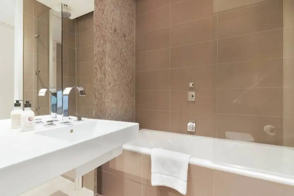 Newly Built Elegant 1 bed Home in Central London