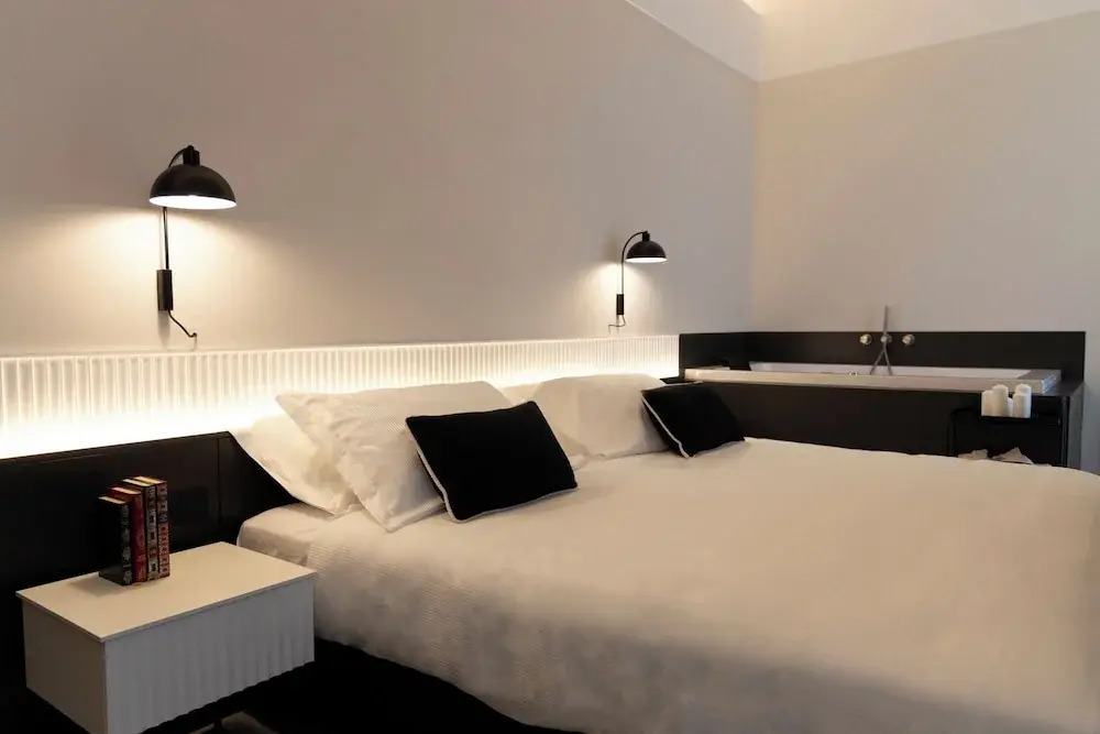 Adaram Suites