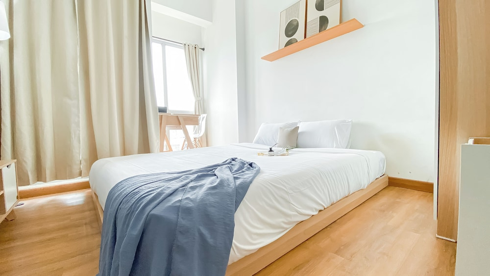 Modern Look Studio Apartment At M-Town Residence Near Sms Mall