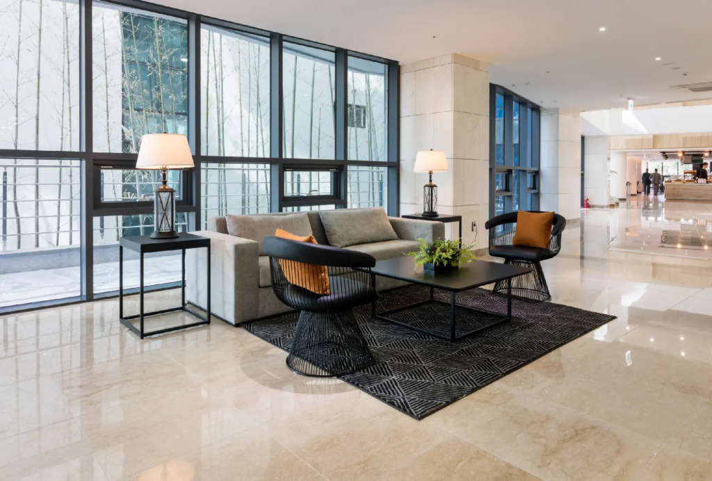 CO-OP City Hotel Harborview