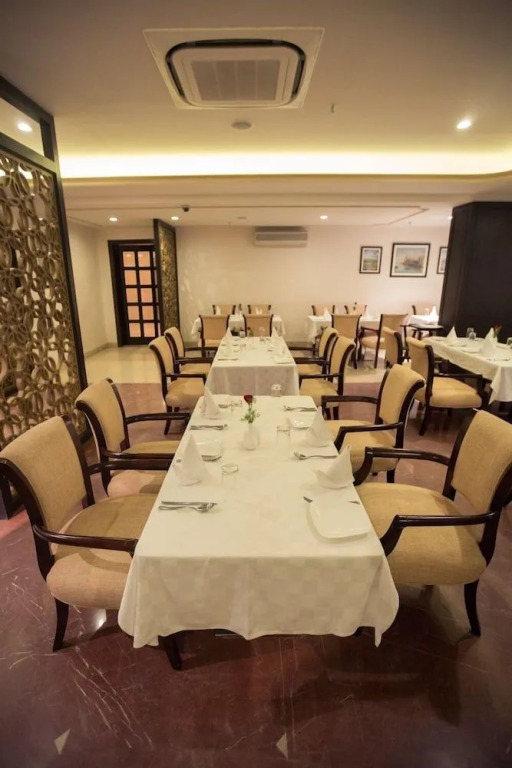 Royal Reve Hotel