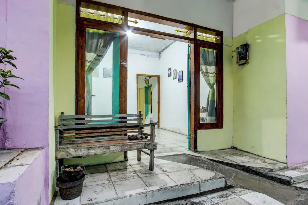 Hotel O Karomah Kostel Syariah