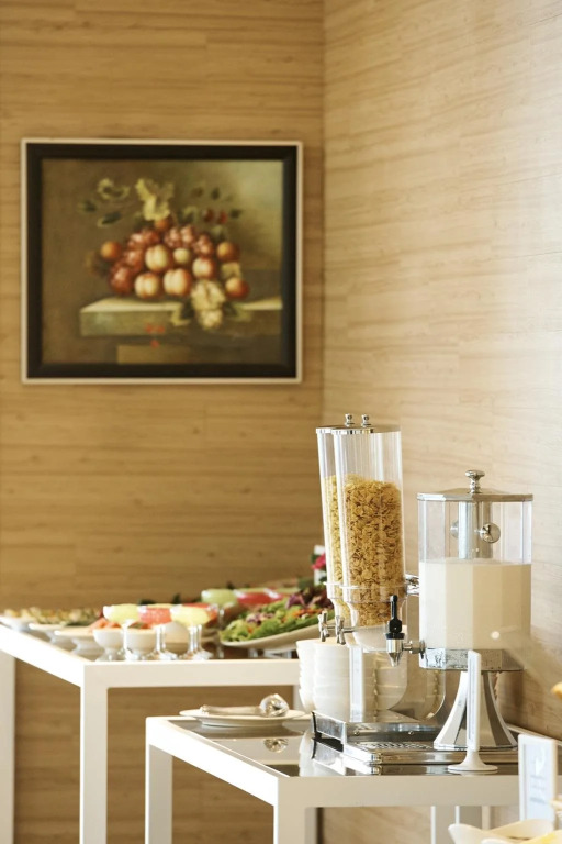 Avenue Garden Hotel