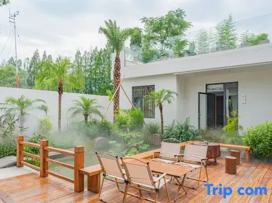 Yingfei July Homestay (Tonglu OMG Heartbeat Paradise Yaolin Fairyland Branch)
