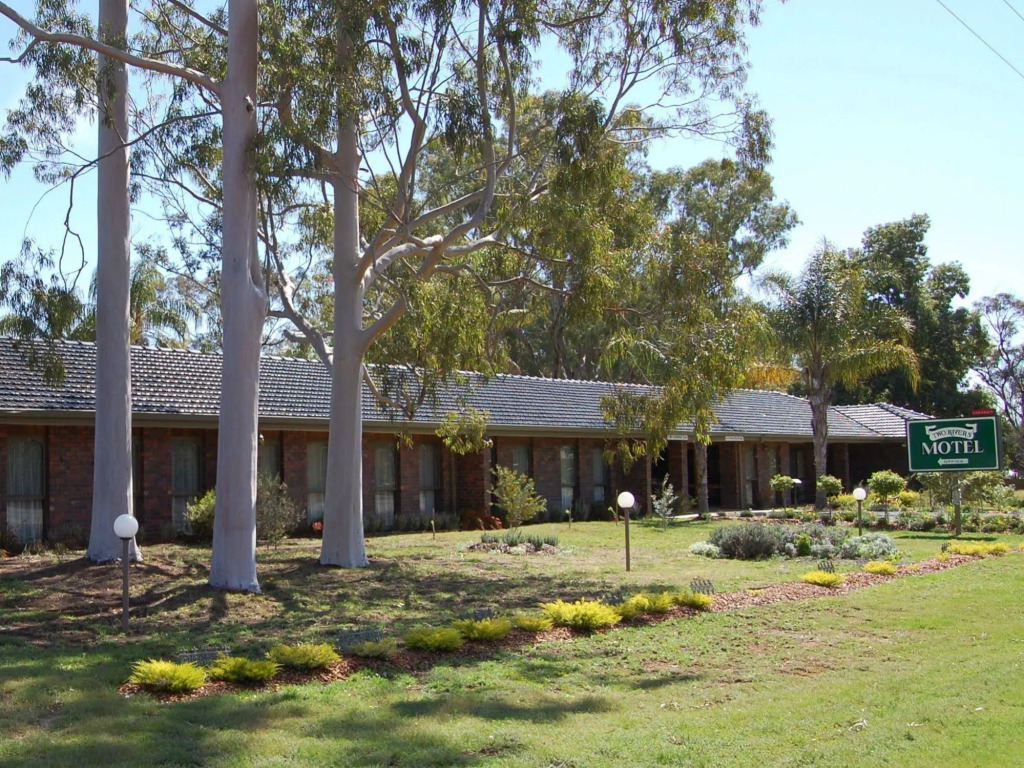 Two Rivers Motel