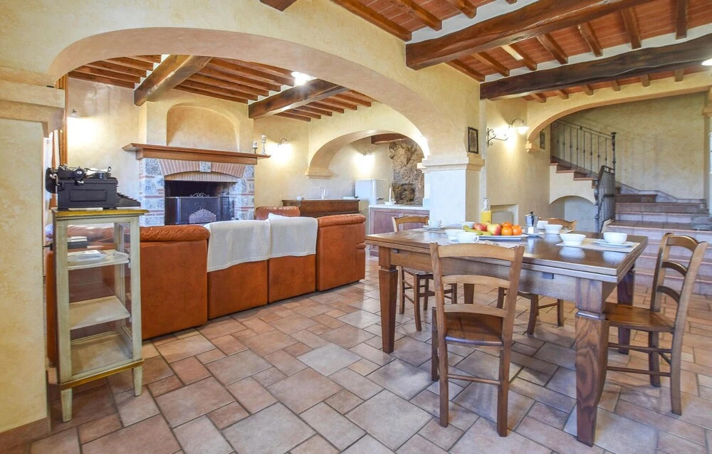 Nice Home In Camaiore Lu