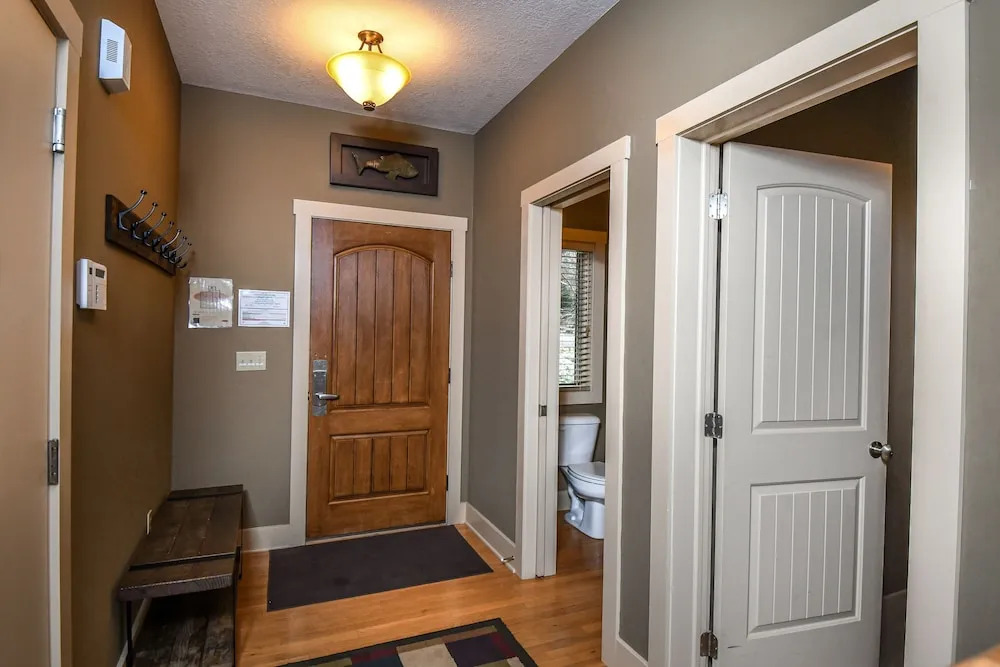 Breathe Easy 5 Bedroom Townhome