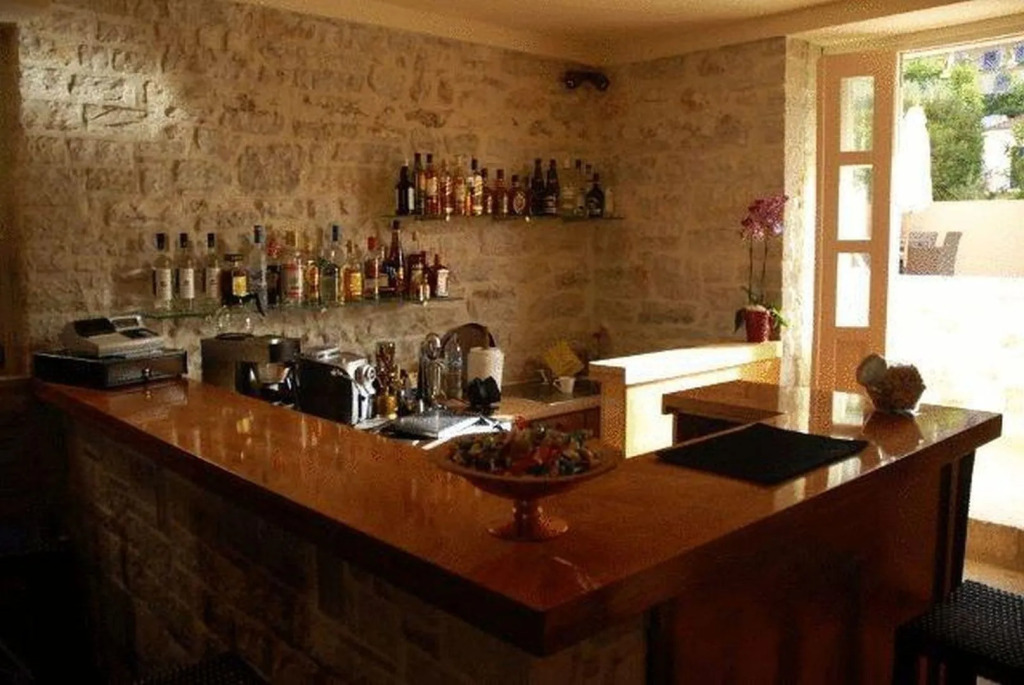 Korina Gallery Hotel