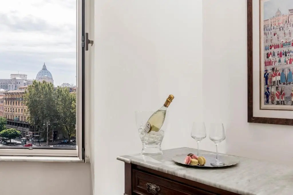 St.Peters Mirror - Romantic View