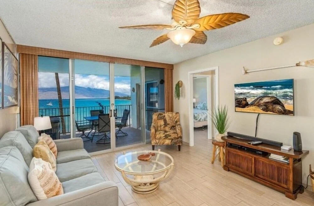 Royal Mauian, #307 2 Bedroom Condo by RedAwning