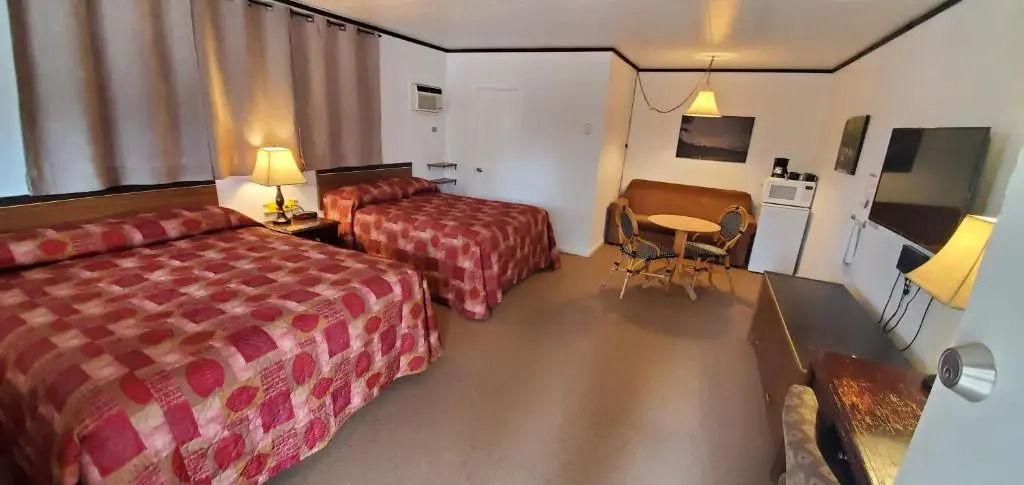 Pinewood Inn