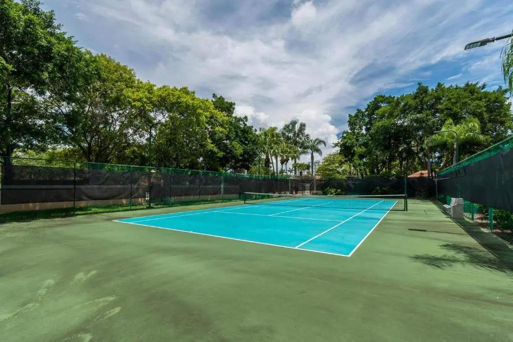 Yacht Club at Aventura Luxurious 1 Bed 1 Bath