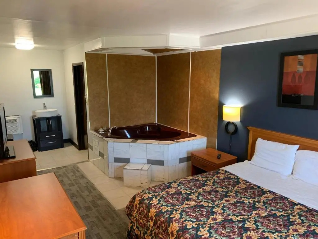 Wooden Shoe Motel