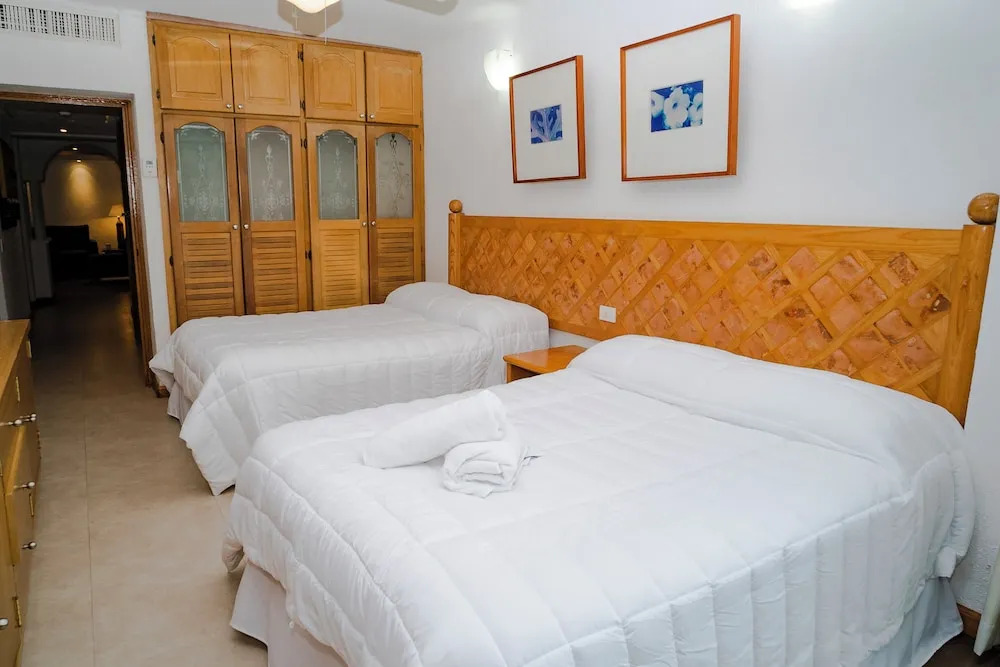 Oceanfront condo at voted best Cancun sandy beach